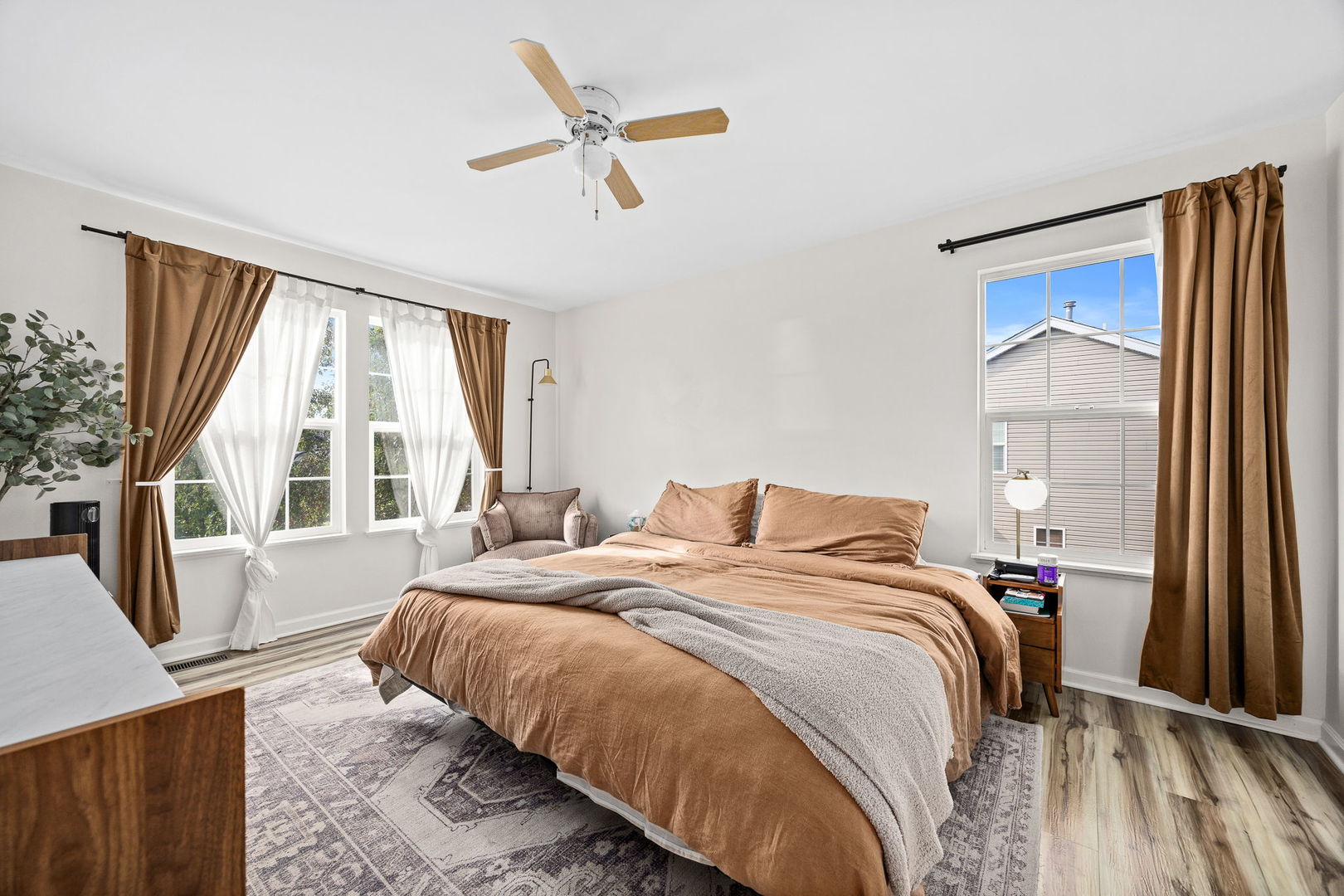 500 Half Moon Court, Oswego, IL 60543