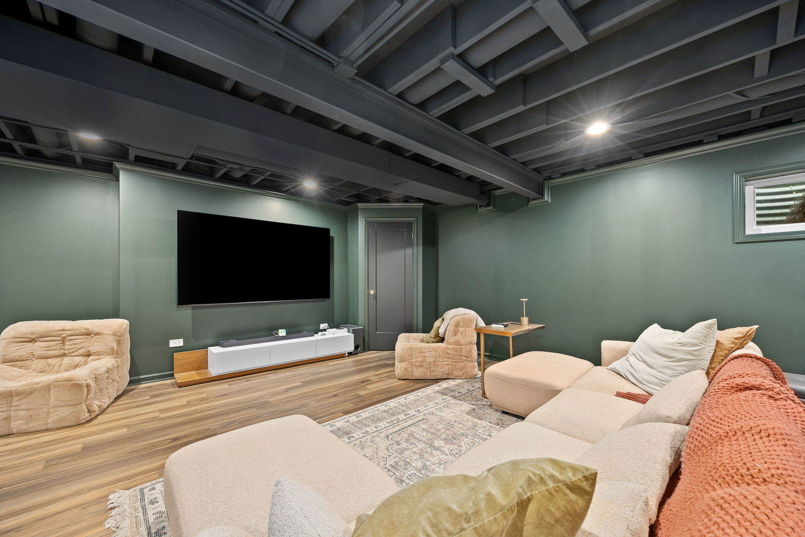 500 Half Moon Court, Oswego, IL 60543