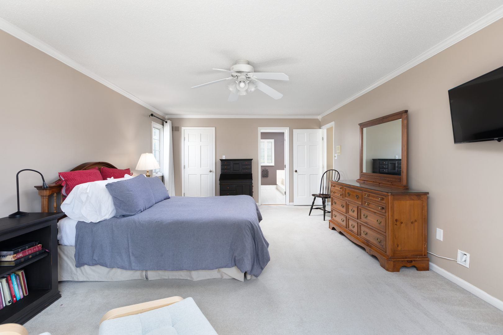 1427 Ada Lane, Naperville, IL 60540