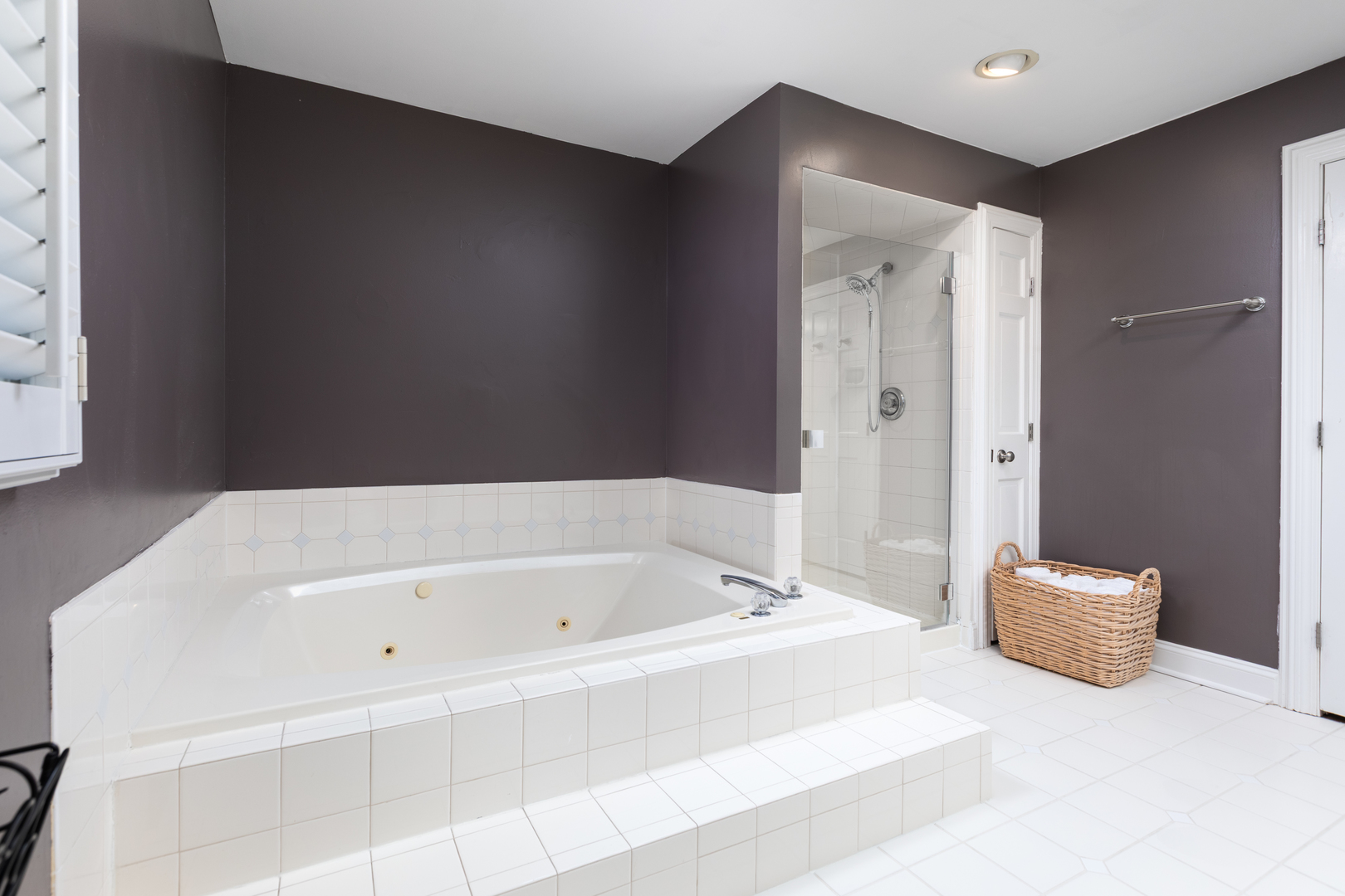 1427 Ada Lane, Naperville, IL 60540
