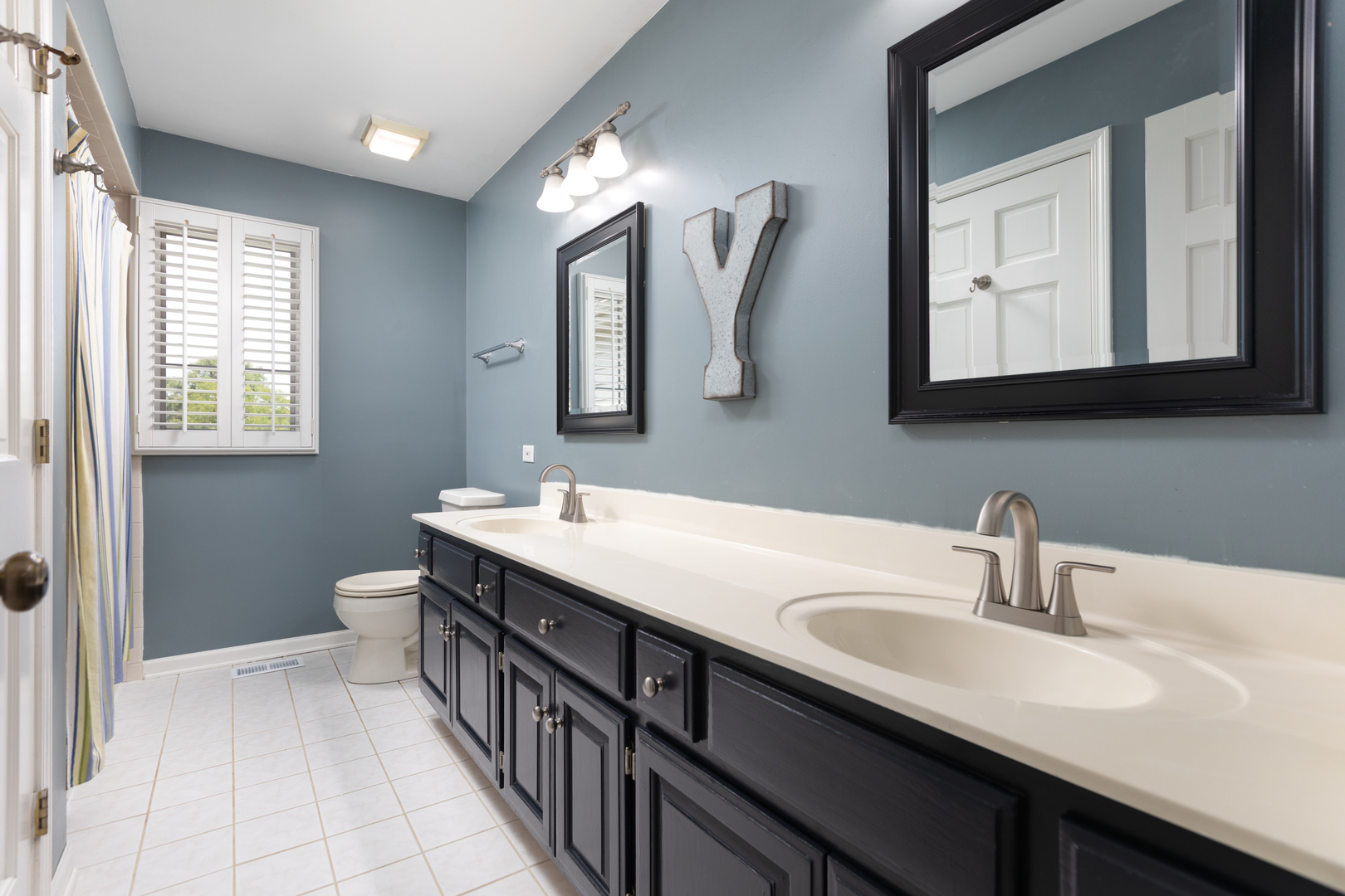 1427 Ada Lane, Naperville, IL 60540