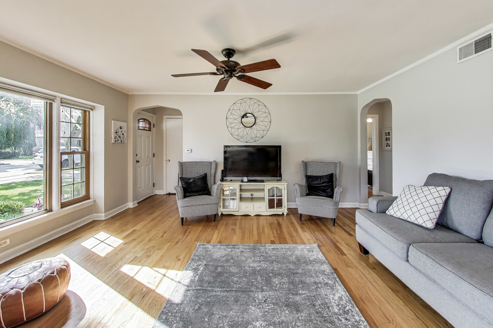 1436 Kemman Avenue, La Grange Park, IL 60526