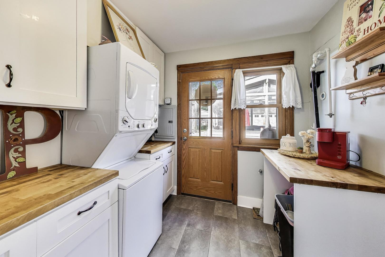 1436 Kemman Avenue, La Grange Park, IL 60526