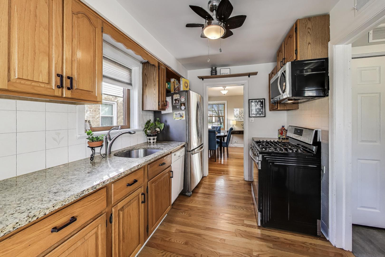 1436 Kemman Avenue, La Grange Park, IL 60526