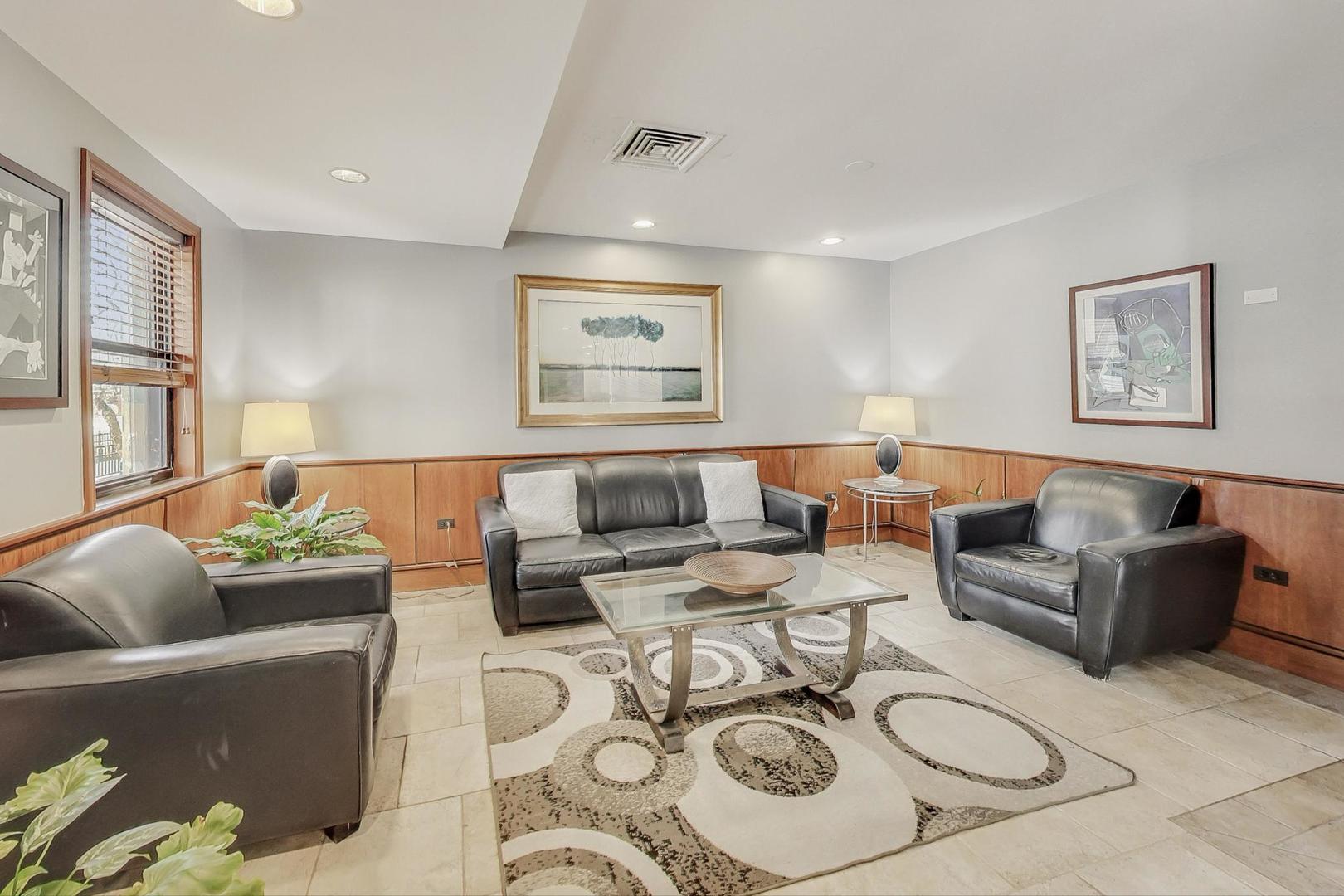 6030 N Sheridan Road #1007, Chicago, IL 60660