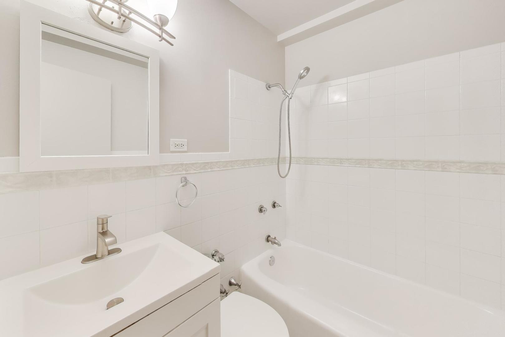 6030 N Sheridan Road #1007, Chicago, IL 60660