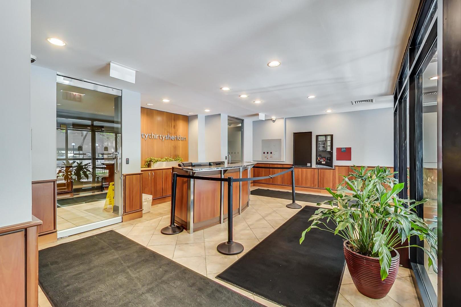 6030 N Sheridan Road #1007, Chicago, IL 60660