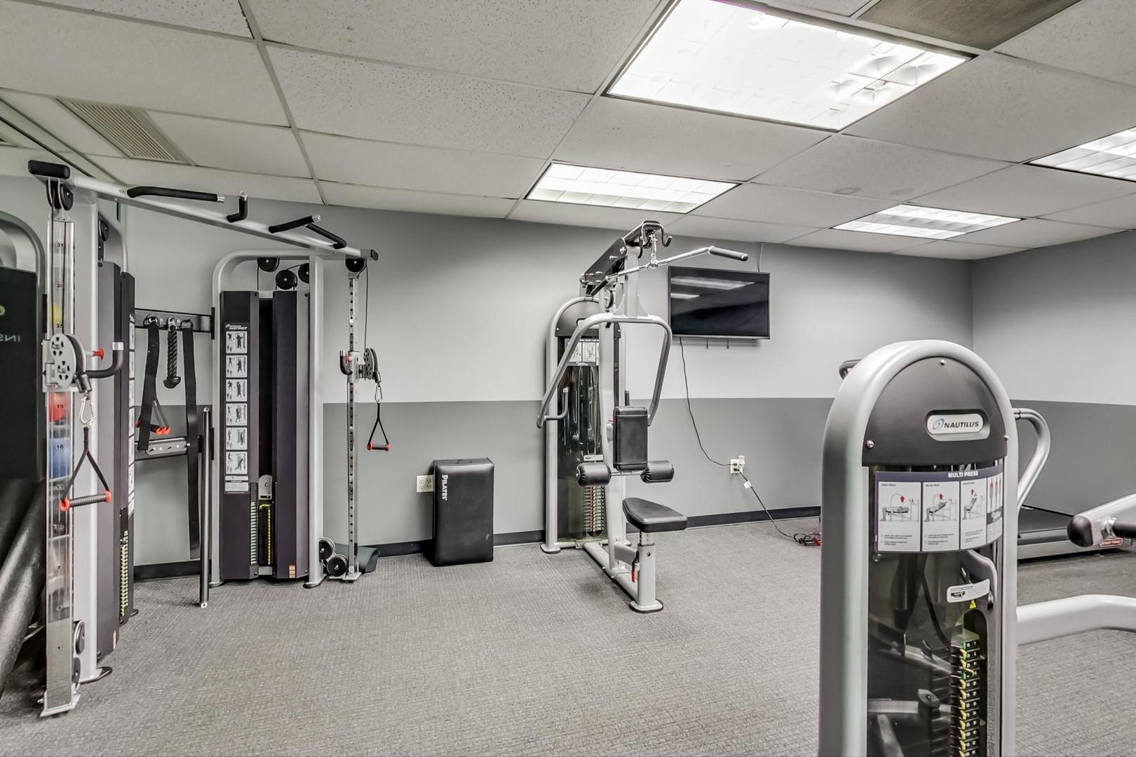 6030 N Sheridan Road #1007, Chicago, IL 60660