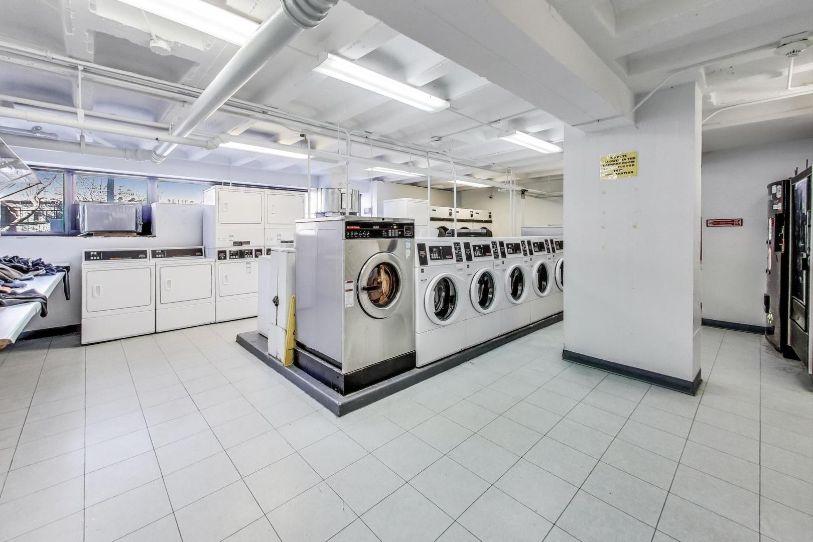 6030 N Sheridan Road #1007, Chicago, IL 60660