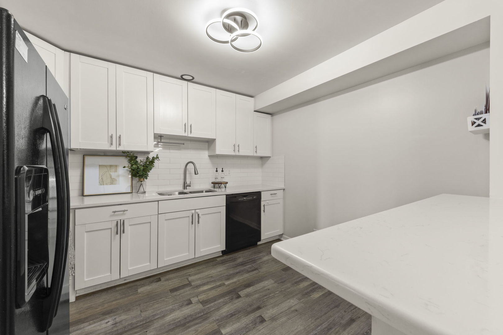 1002 Spruce Street #2B, Glendale Heights, IL 60139