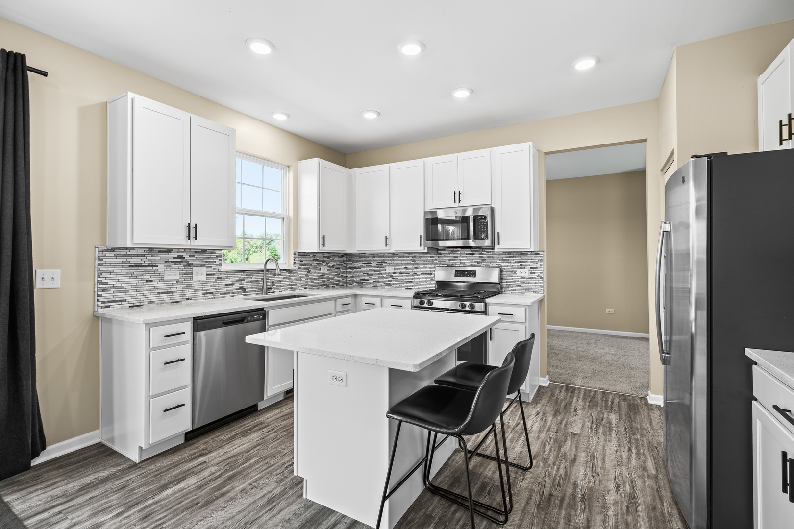 6911 Galway Drive, McHenry, IL 60050