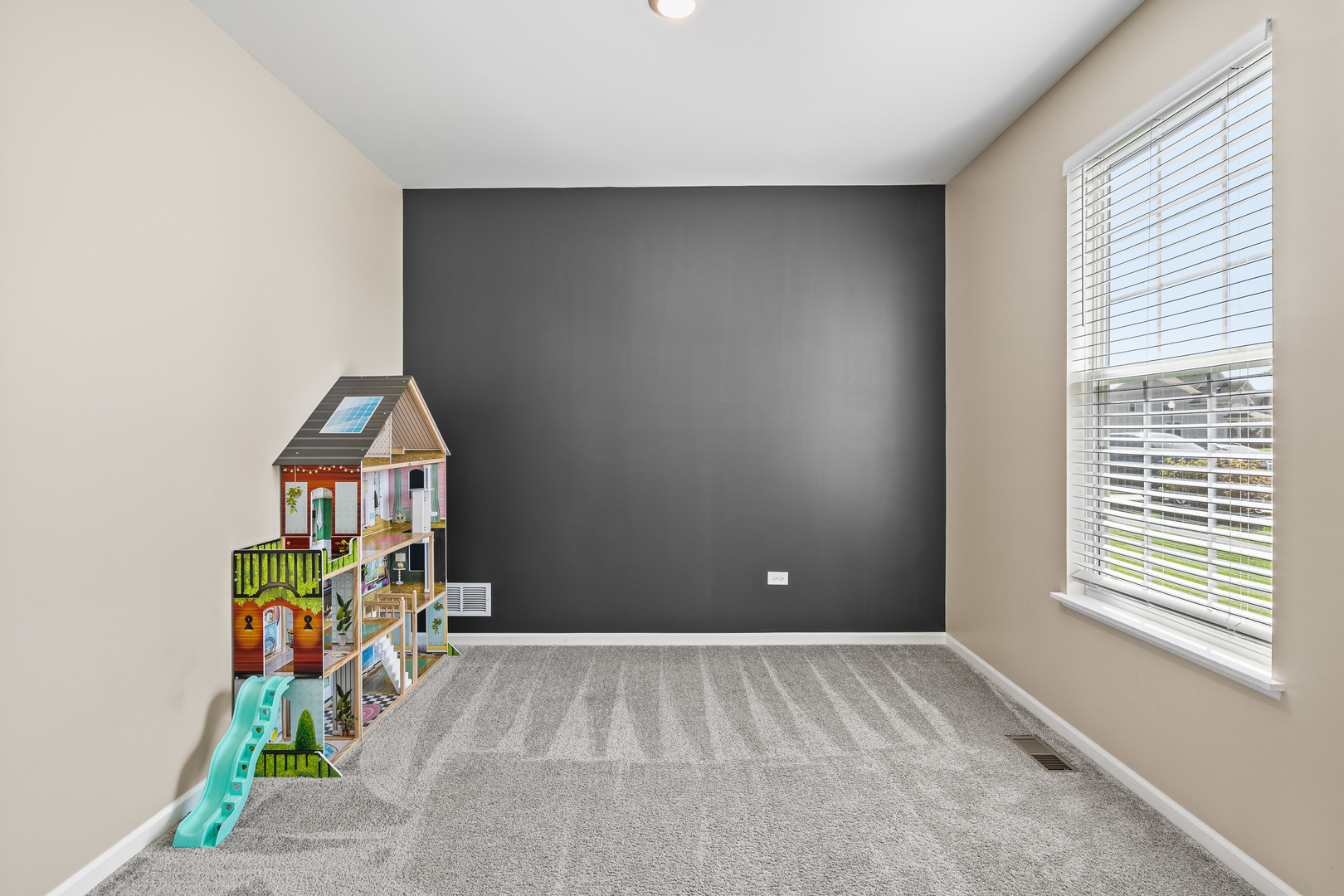 6911 Galway Drive, McHenry, IL 60050