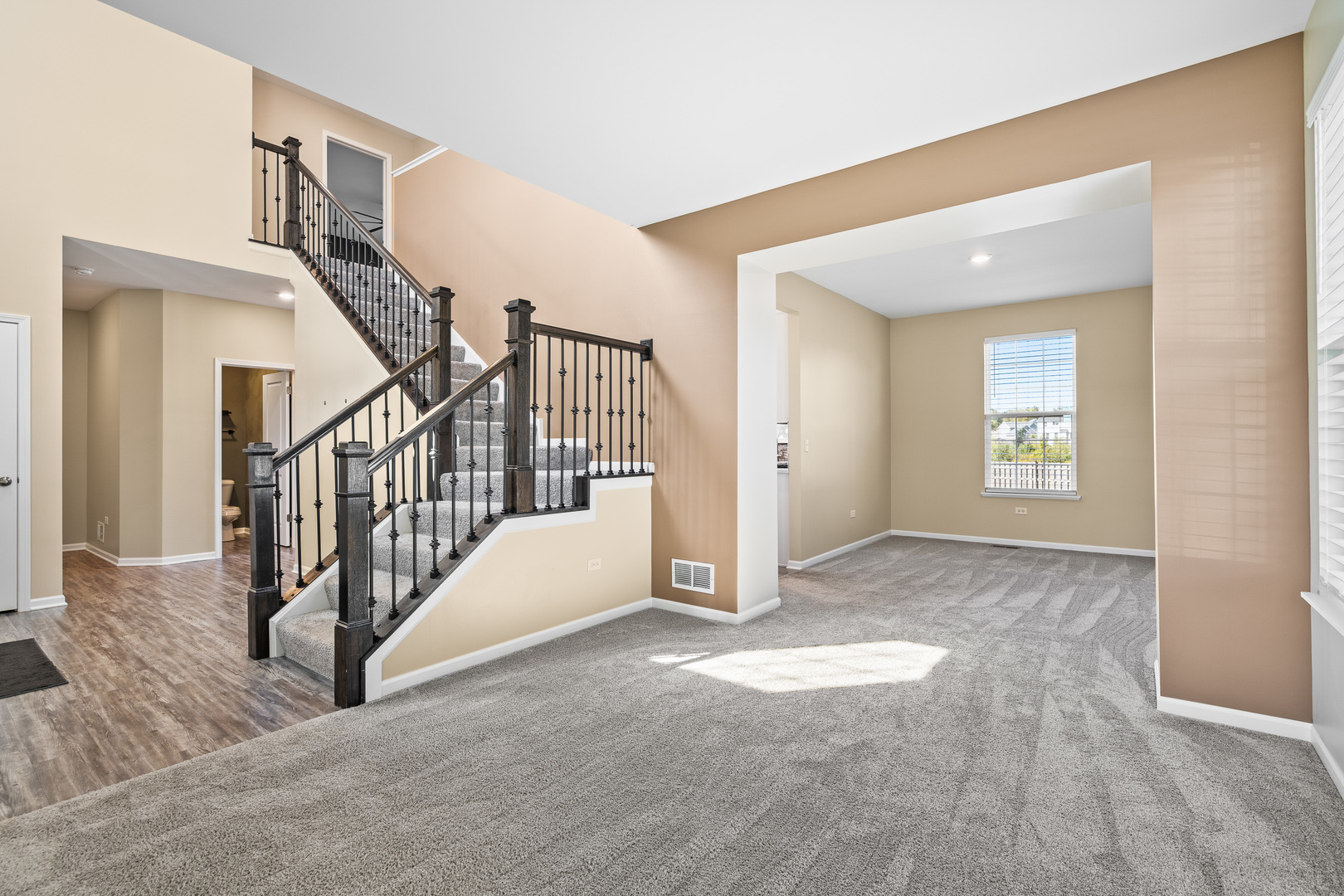 6911 Galway Drive, McHenry, IL 60050