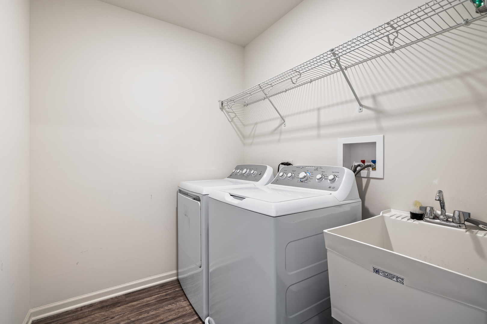 6911 Galway Drive, McHenry, IL 60050