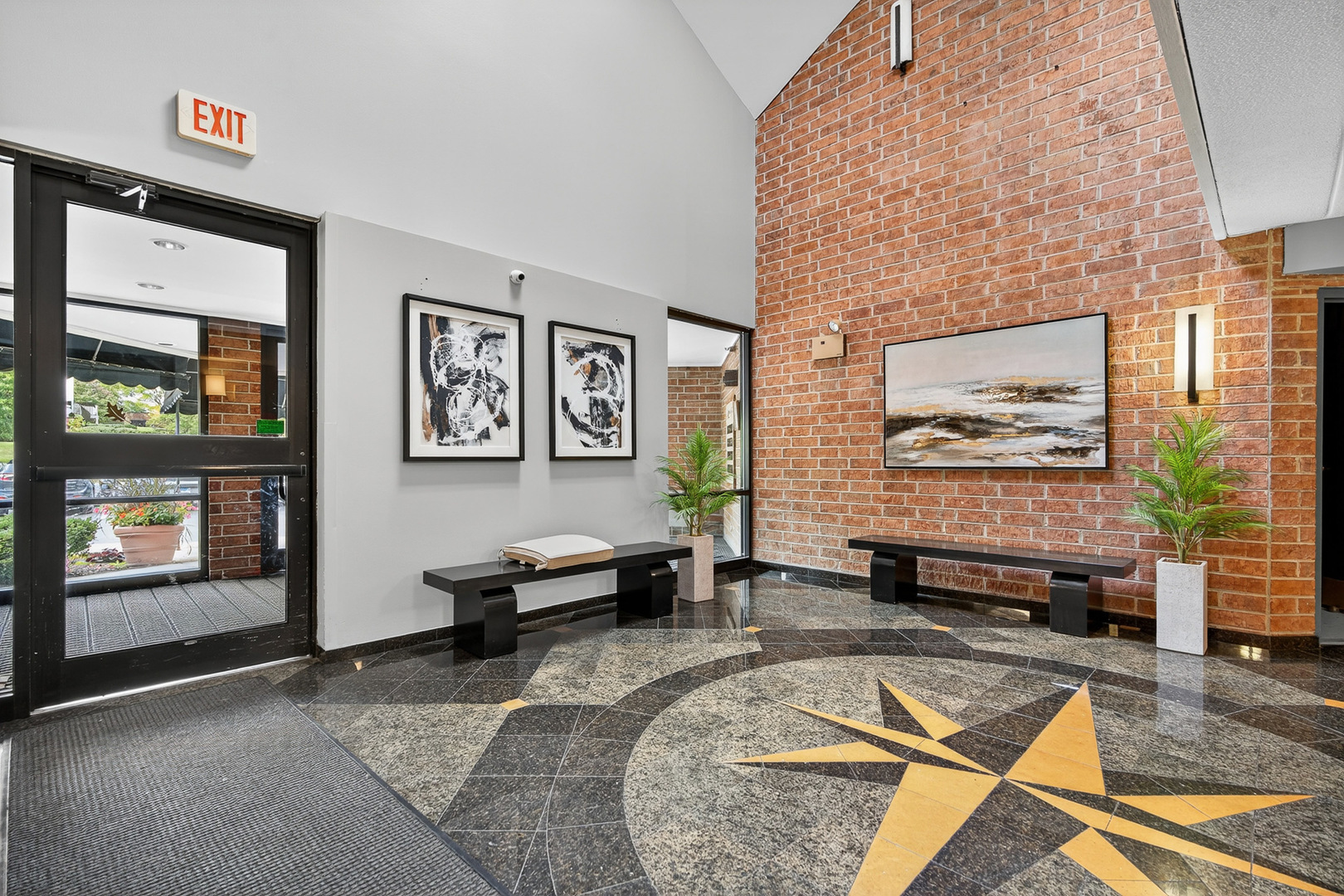 75 Kristin Circle #310, Schaumburg, IL 60195