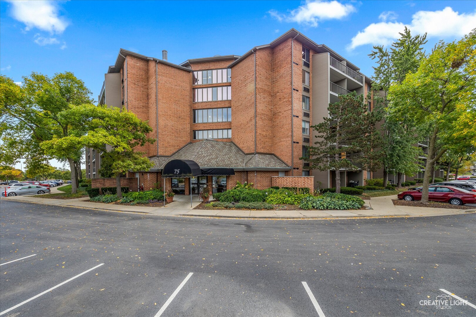 75 Kristin Circle #310, Schaumburg, IL 60195