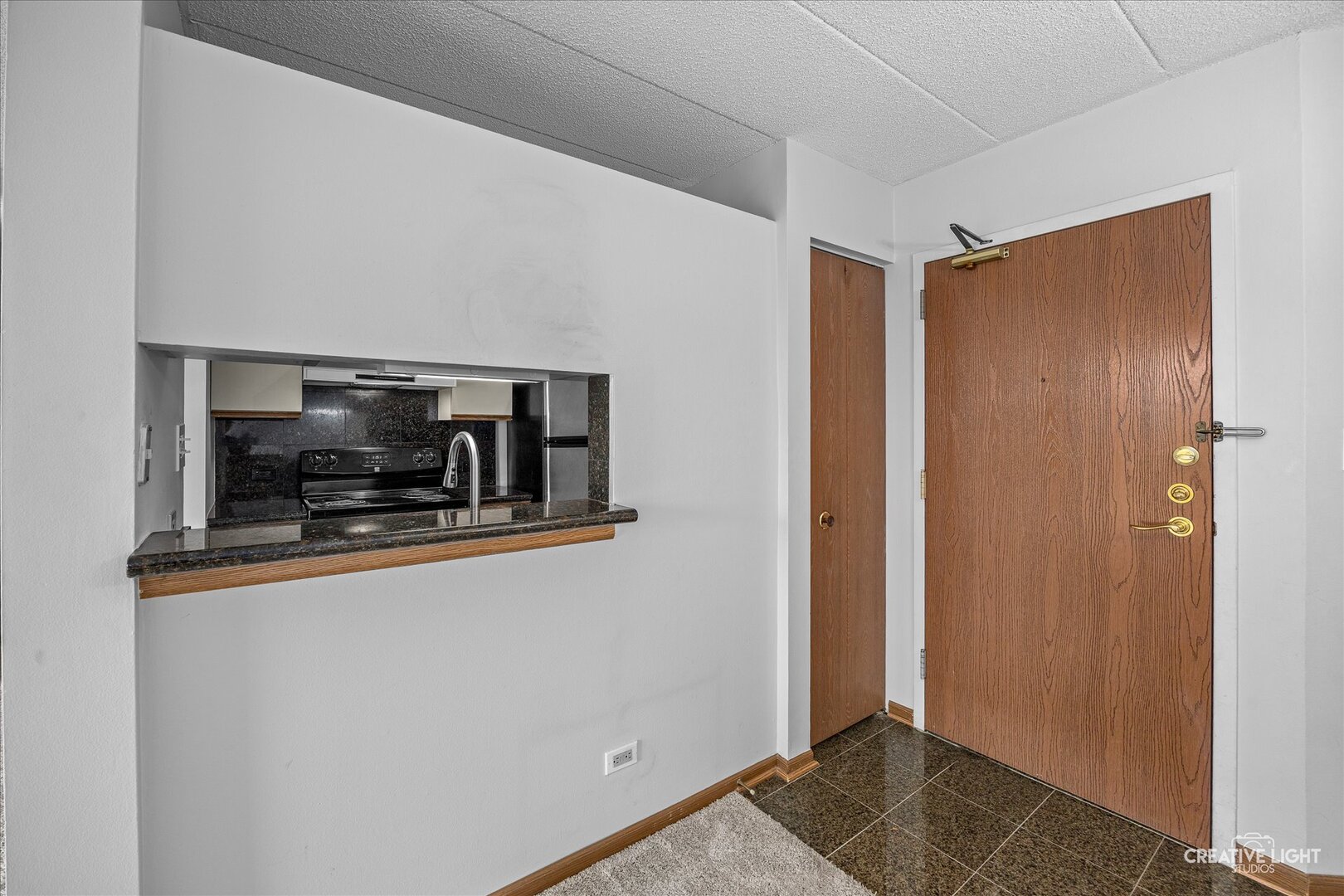 75 Kristin Circle #310, Schaumburg, IL 60195