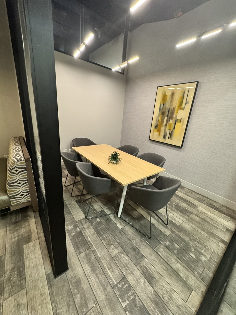 180 N Jefferson Street #2207, Chicago, IL 60661