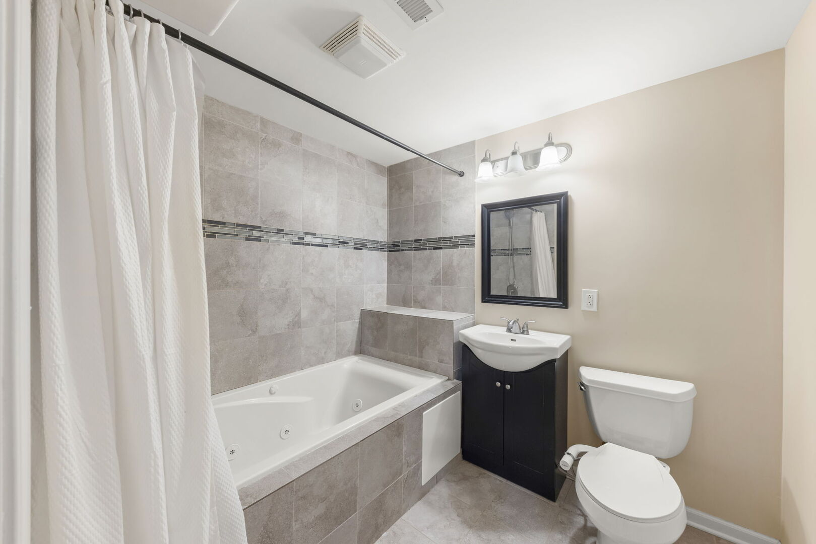 2049 Mark Circle, Bolingbrook, IL 60490