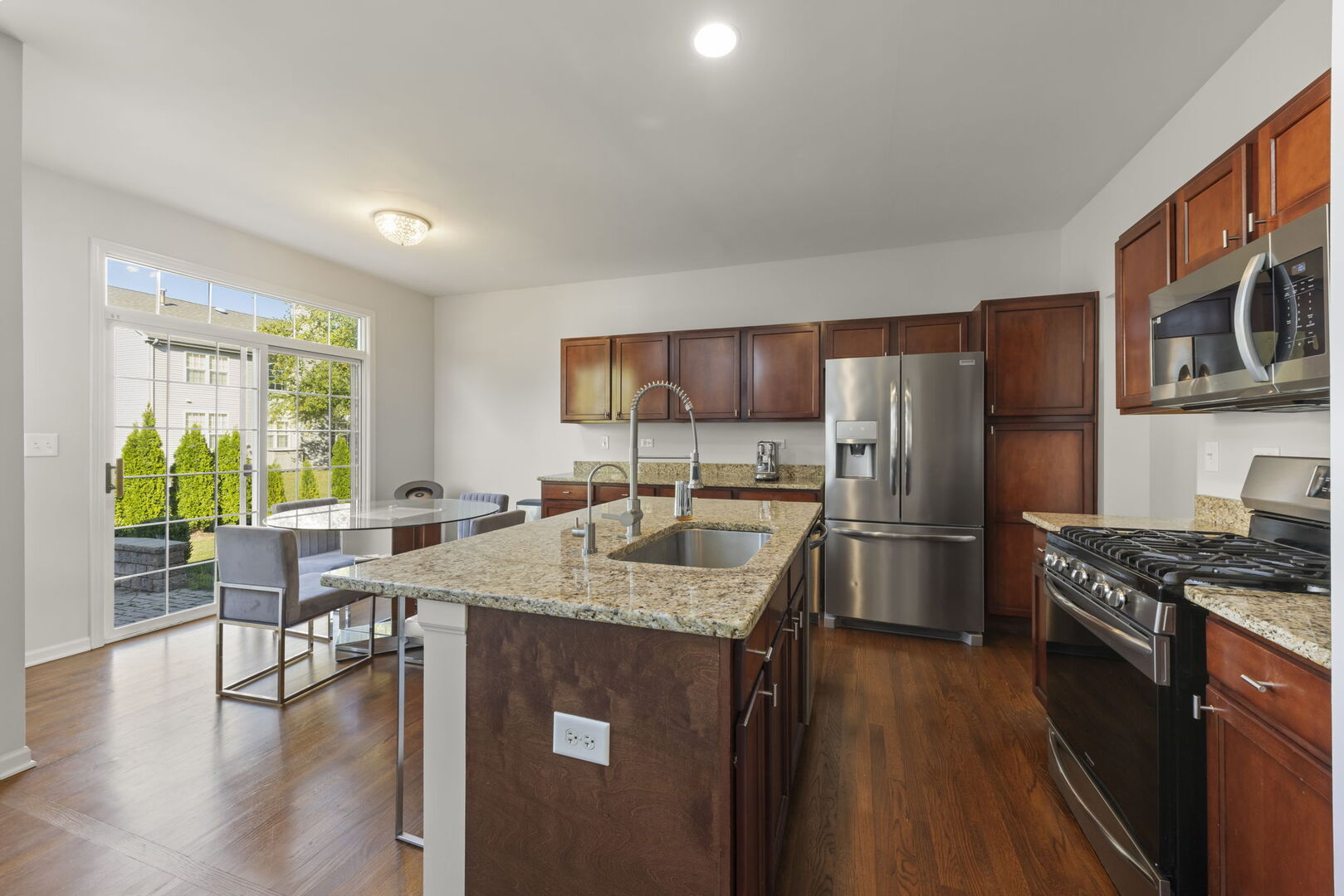 2049 Mark Circle, Bolingbrook, IL 60490