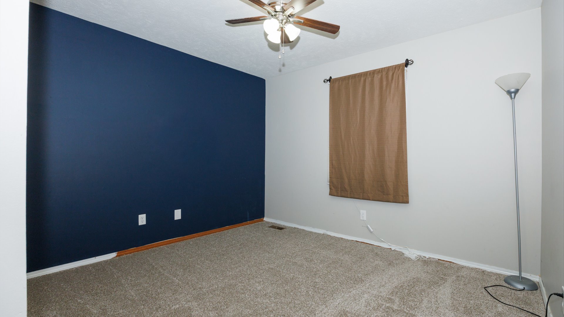 2007 Fallen Oak Road, Bloomington, IL 61704