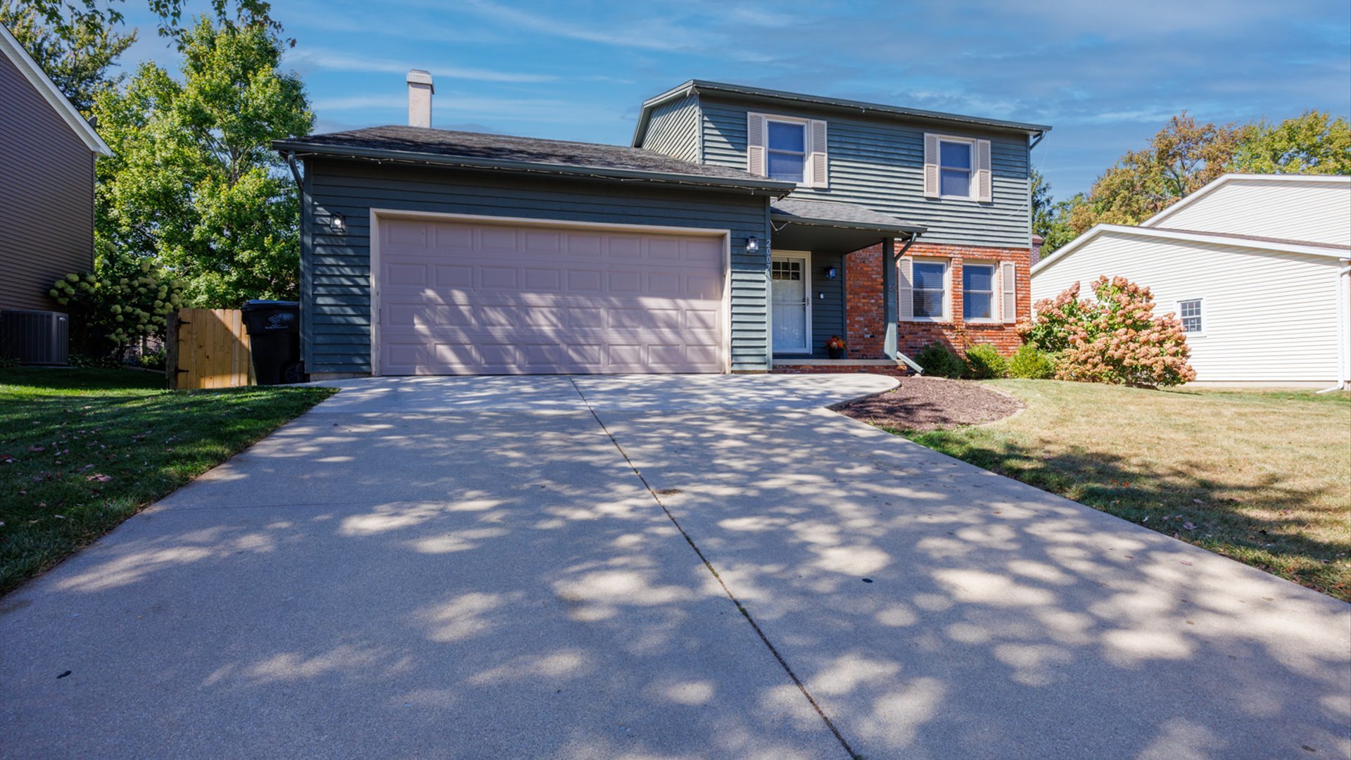 2007 Fallen Oak Road, Bloomington, IL 61704