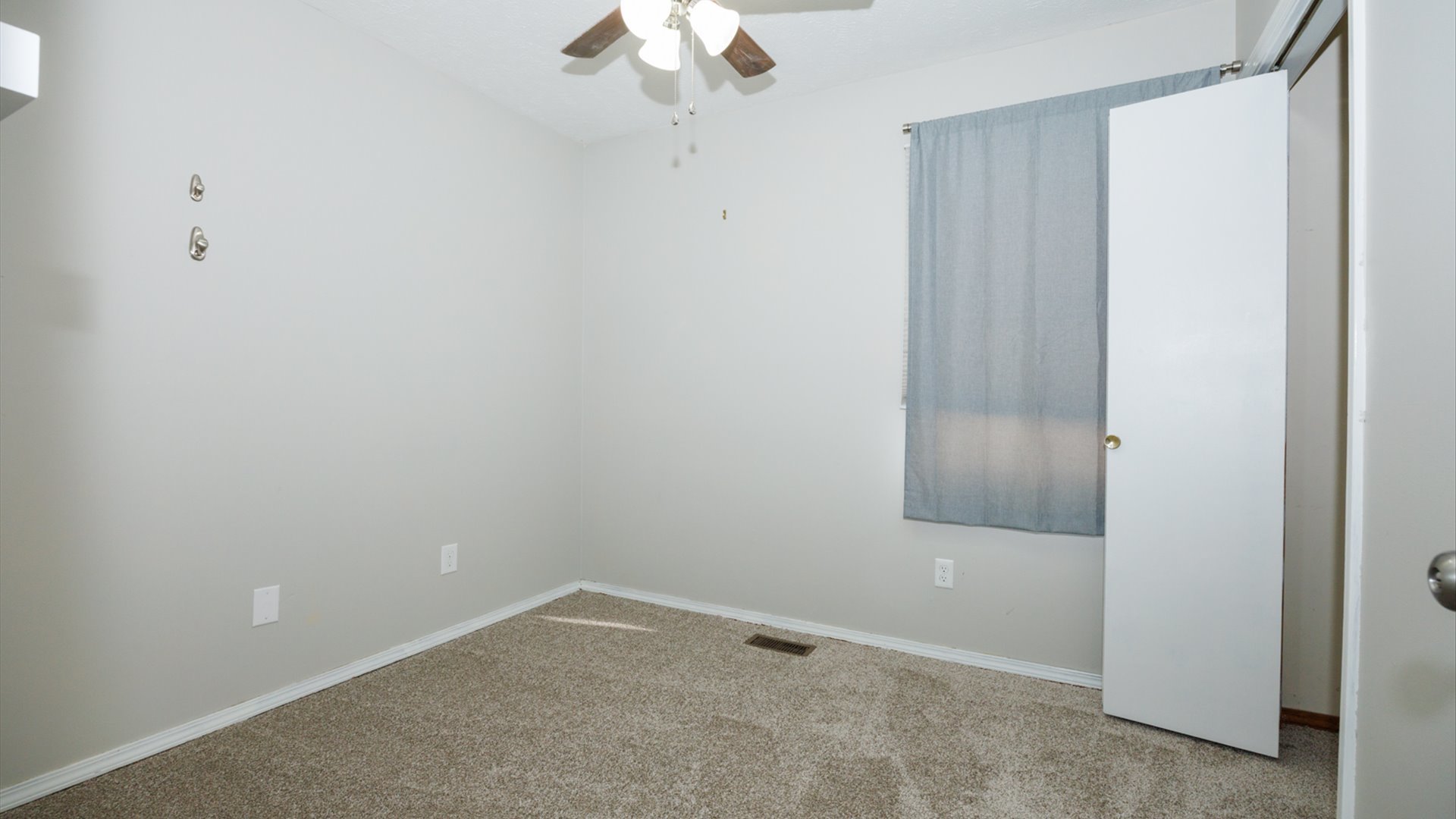 2007 Fallen Oak Road, Bloomington, IL 61704