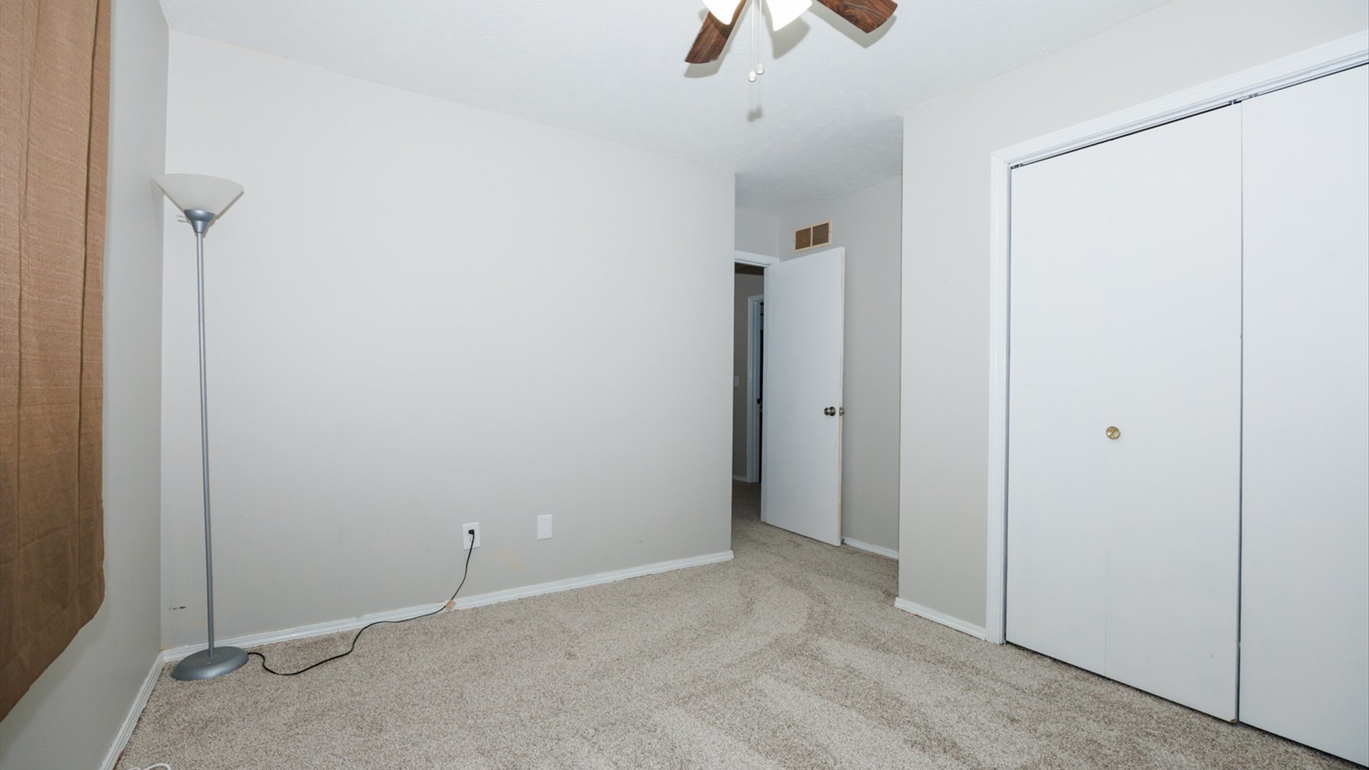 2007 Fallen Oak Road, Bloomington, IL 61704