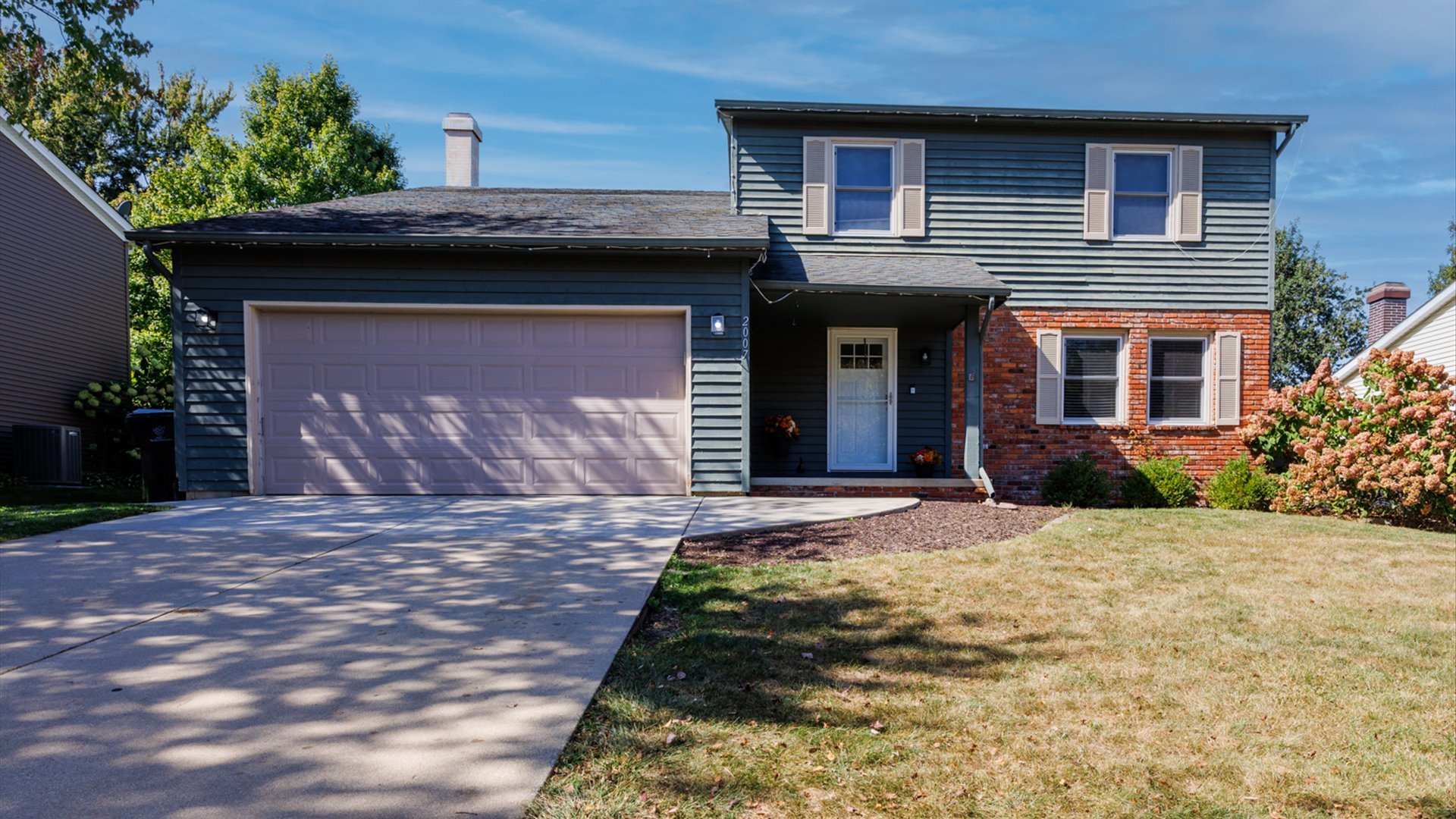 2007 Fallen Oak Road, Bloomington, IL 61704