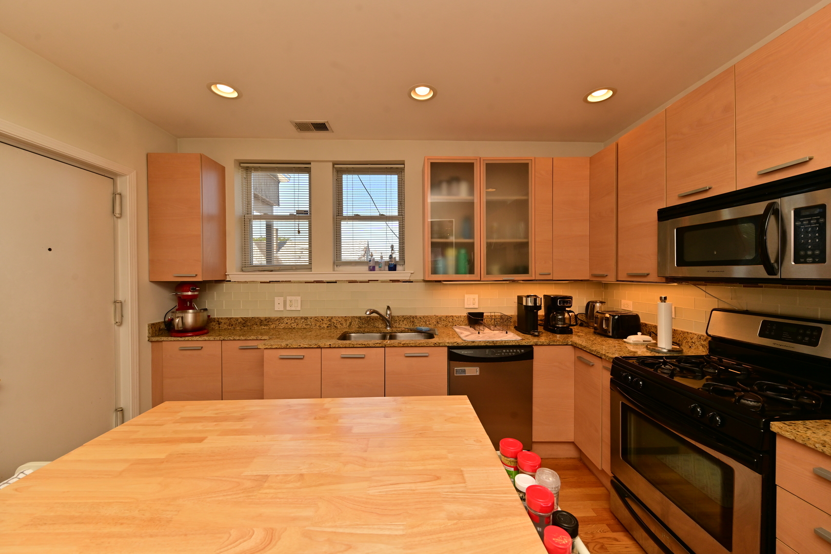 3350 W GRACE Street #3, Chicago, IL 60618