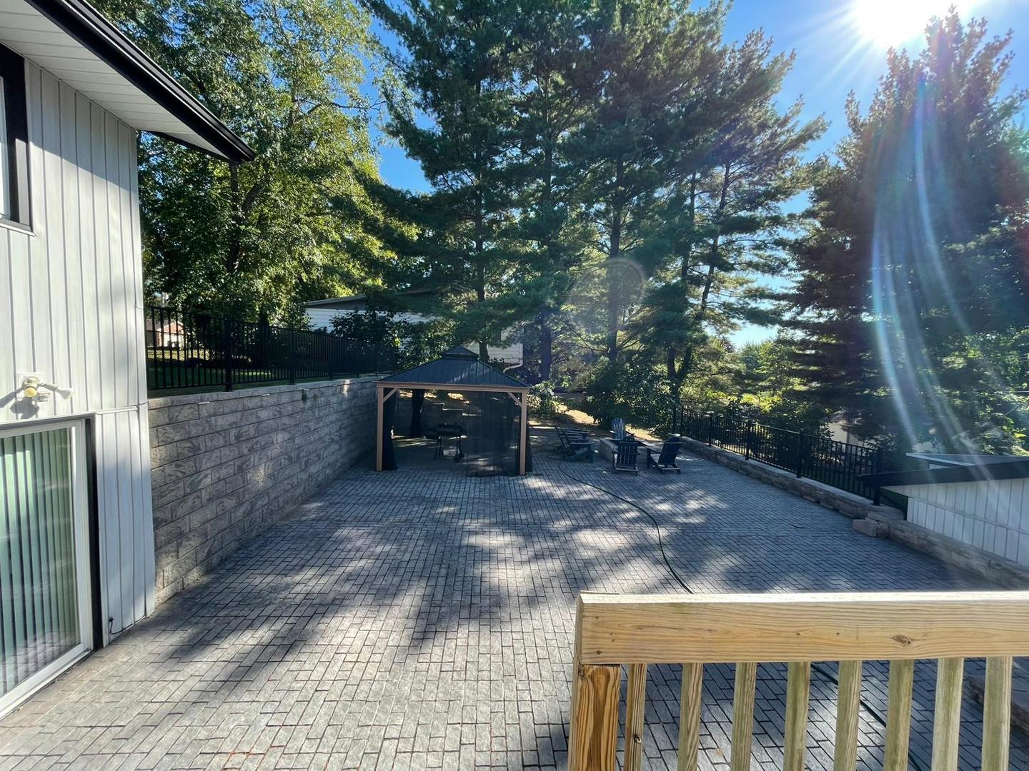 12612 Ventura Boulevard, Machesney Park, IL 61115