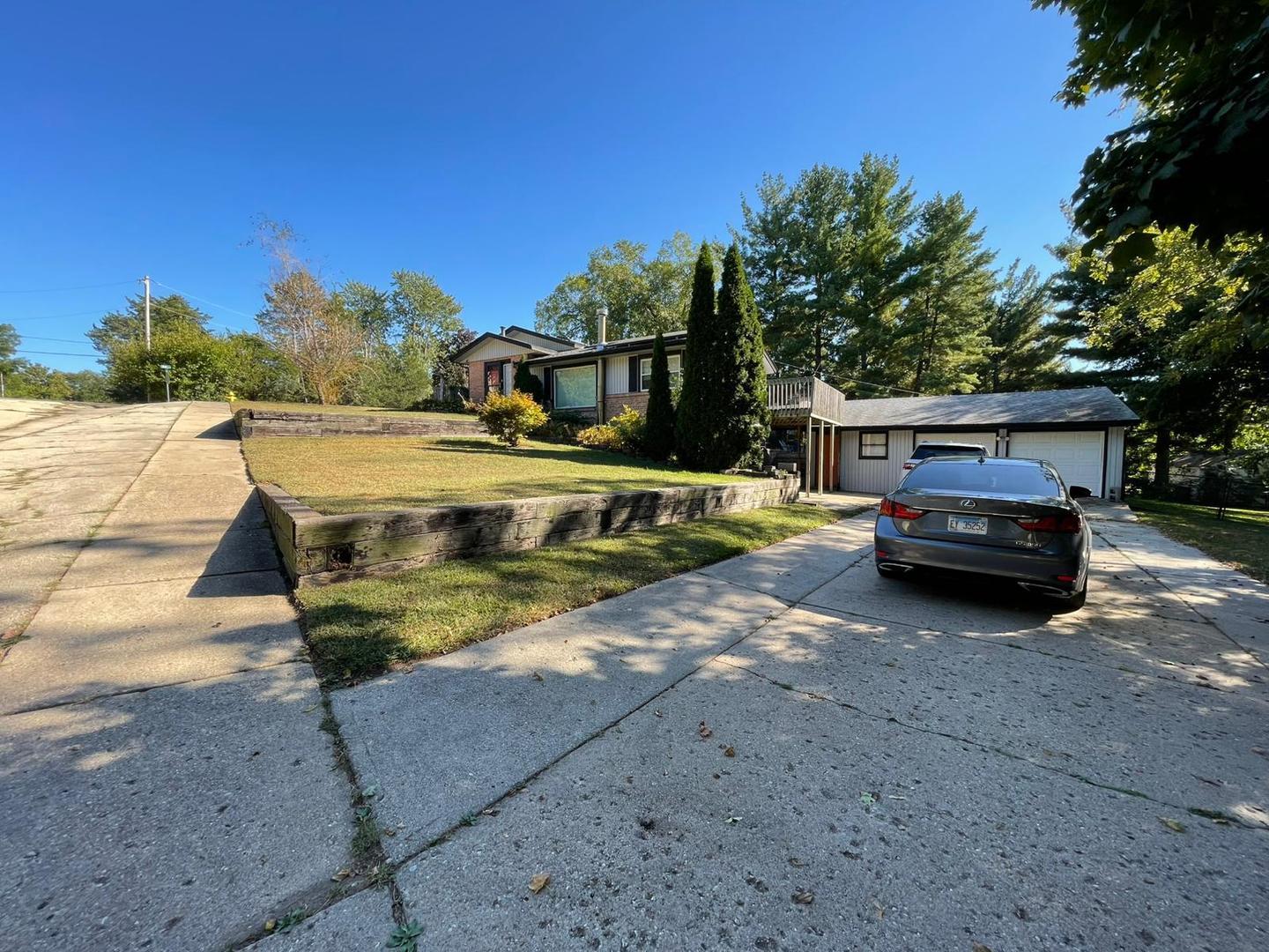 12612 Ventura Boulevard, Machesney Park, IL 61115