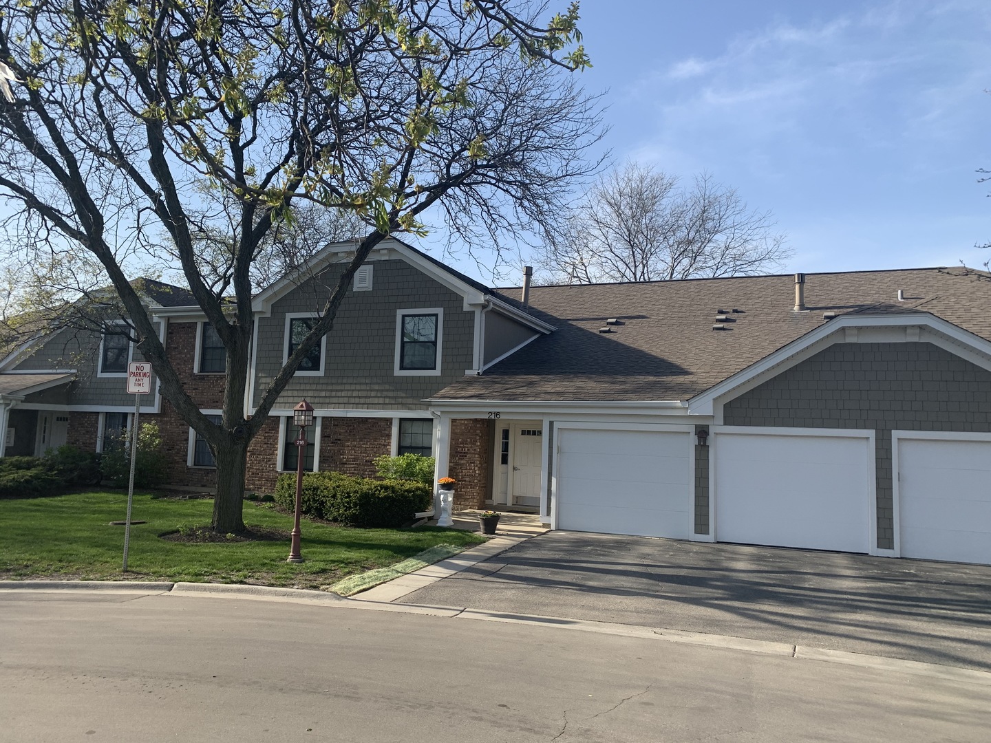 216 Deerpath Court #D1, Schaumburg, IL 60193