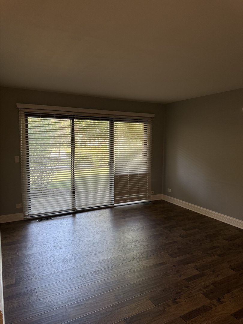 216 Deerpath Court #D1, Schaumburg, IL 60193