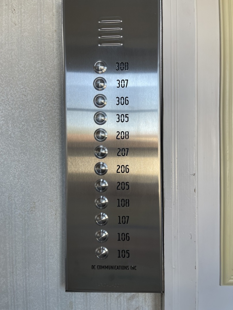 5630 W 103rd Street #308, Oak Lawn, IL 60453