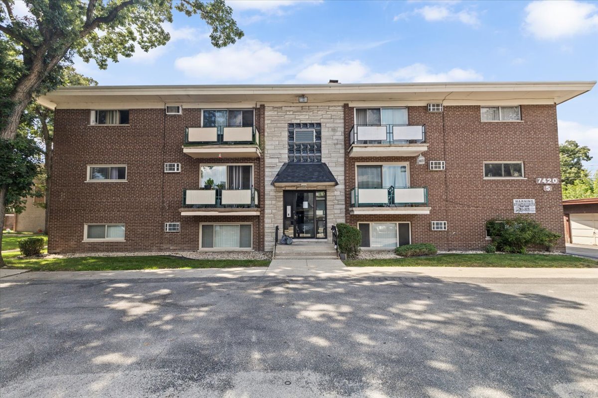 7420 W 111th Street #501, Worth, IL 60482