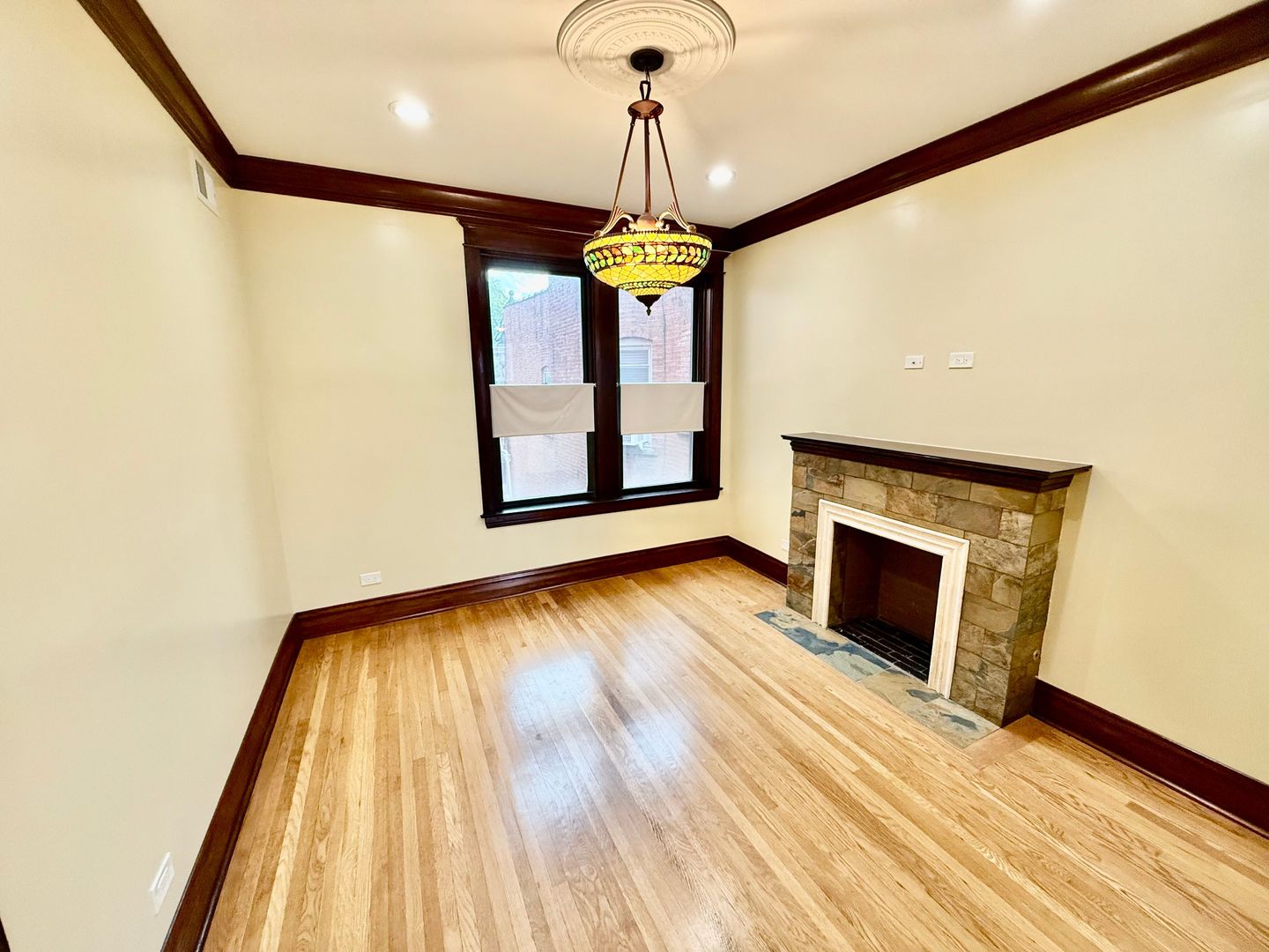 1342 N Kedzie Avenue #2R, Chicago, IL 60651