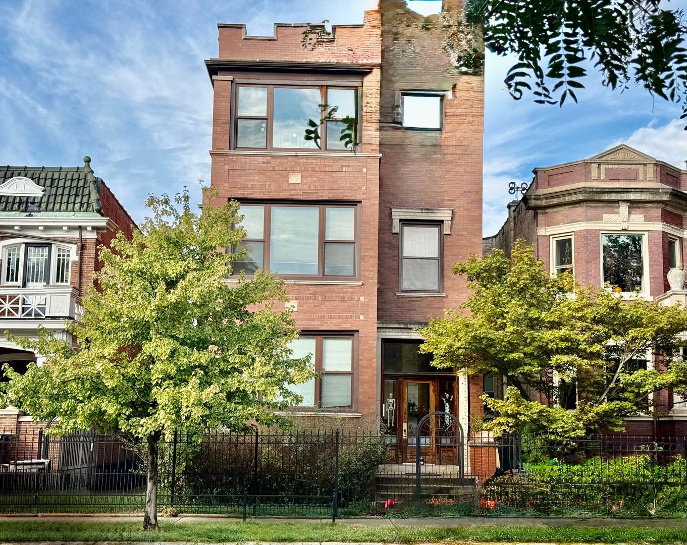 1342 N Kedzie Avenue #2R, Chicago, IL 60651