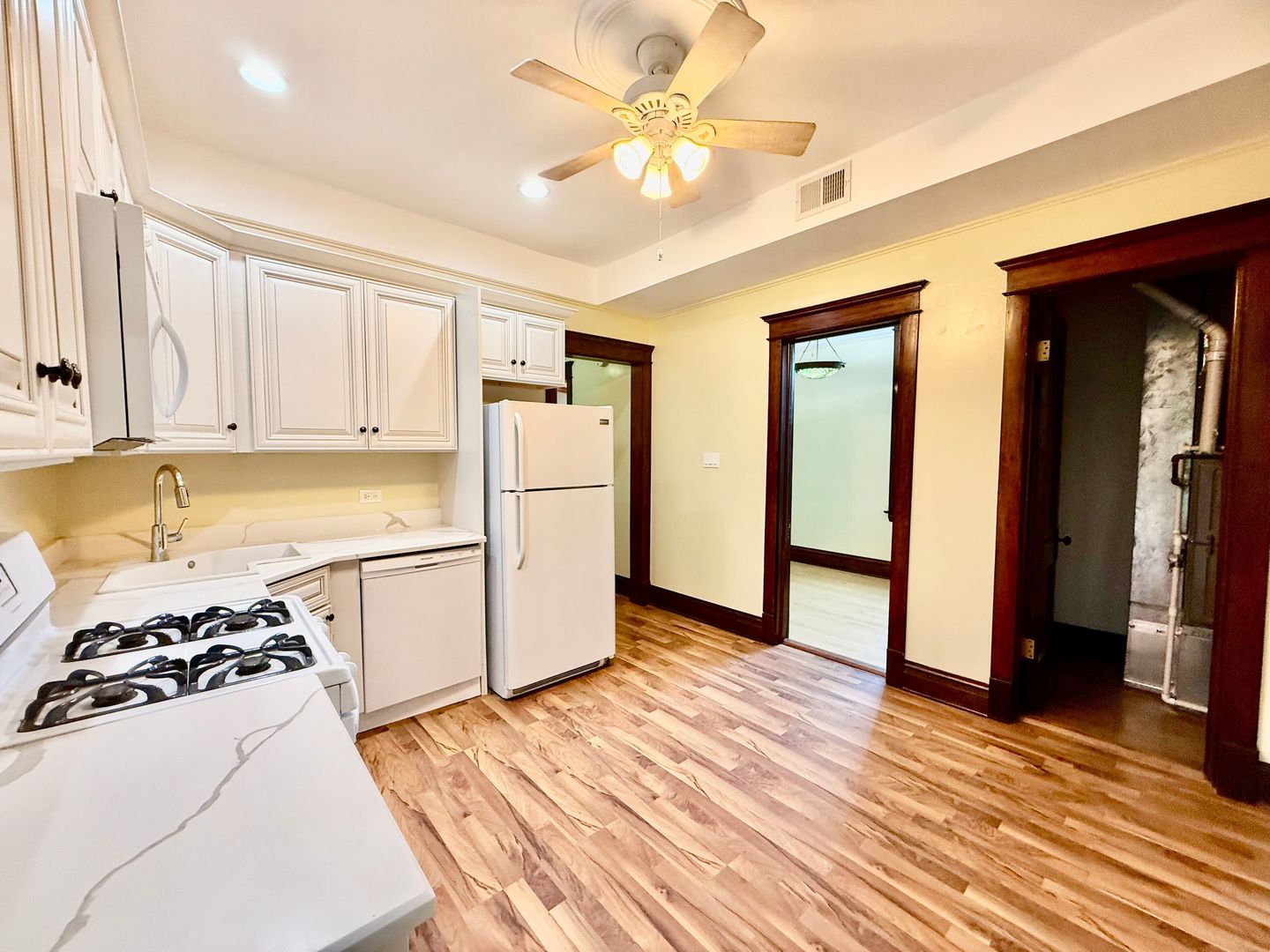 1342 N Kedzie Avenue #2R, Chicago, IL 60651