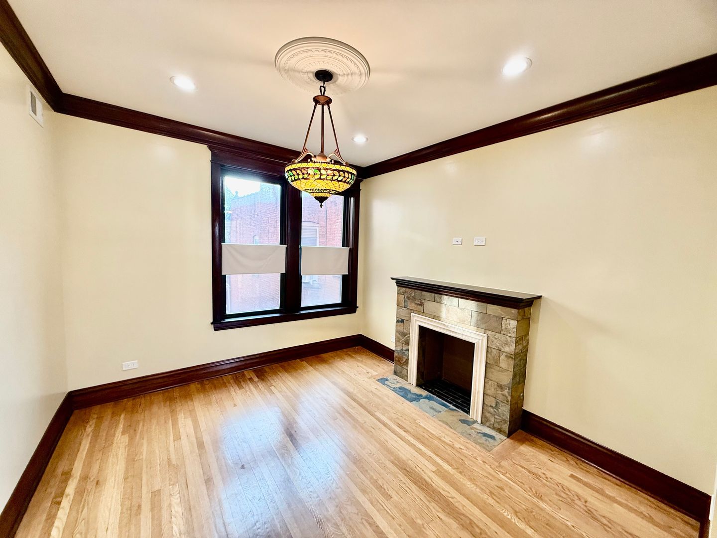 1342 N Kedzie Avenue #2R, Chicago, IL 60651