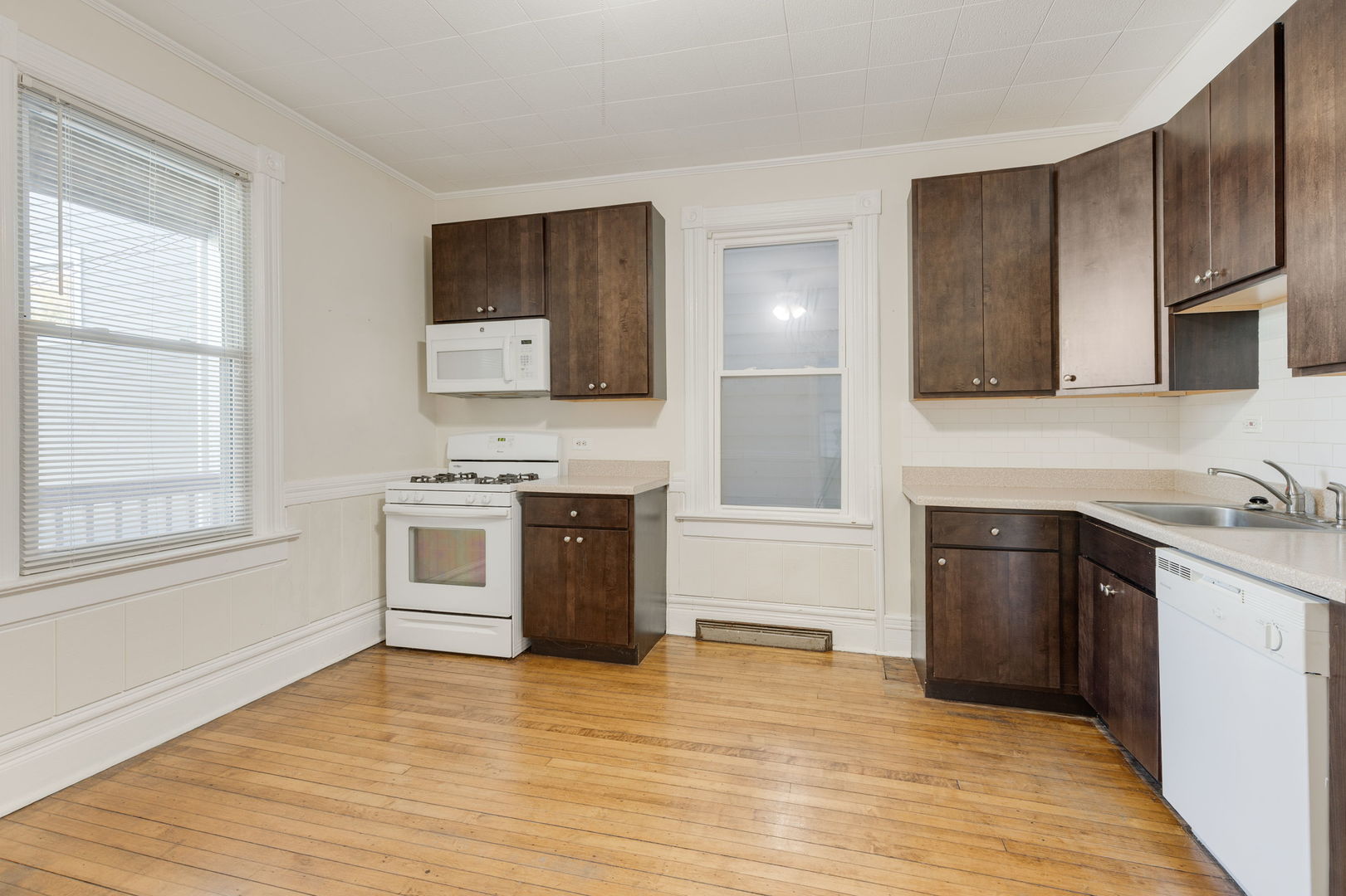 1824 W Farragut Avenue, Chicago, IL 60640