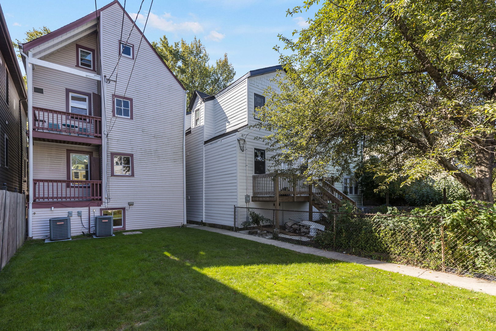 1824 W Farragut Avenue, Chicago, IL 60640