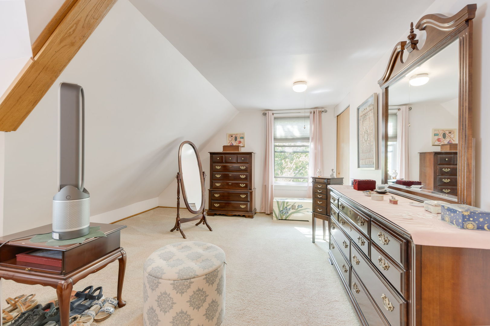 1824 W Farragut Avenue, Chicago, IL 60640