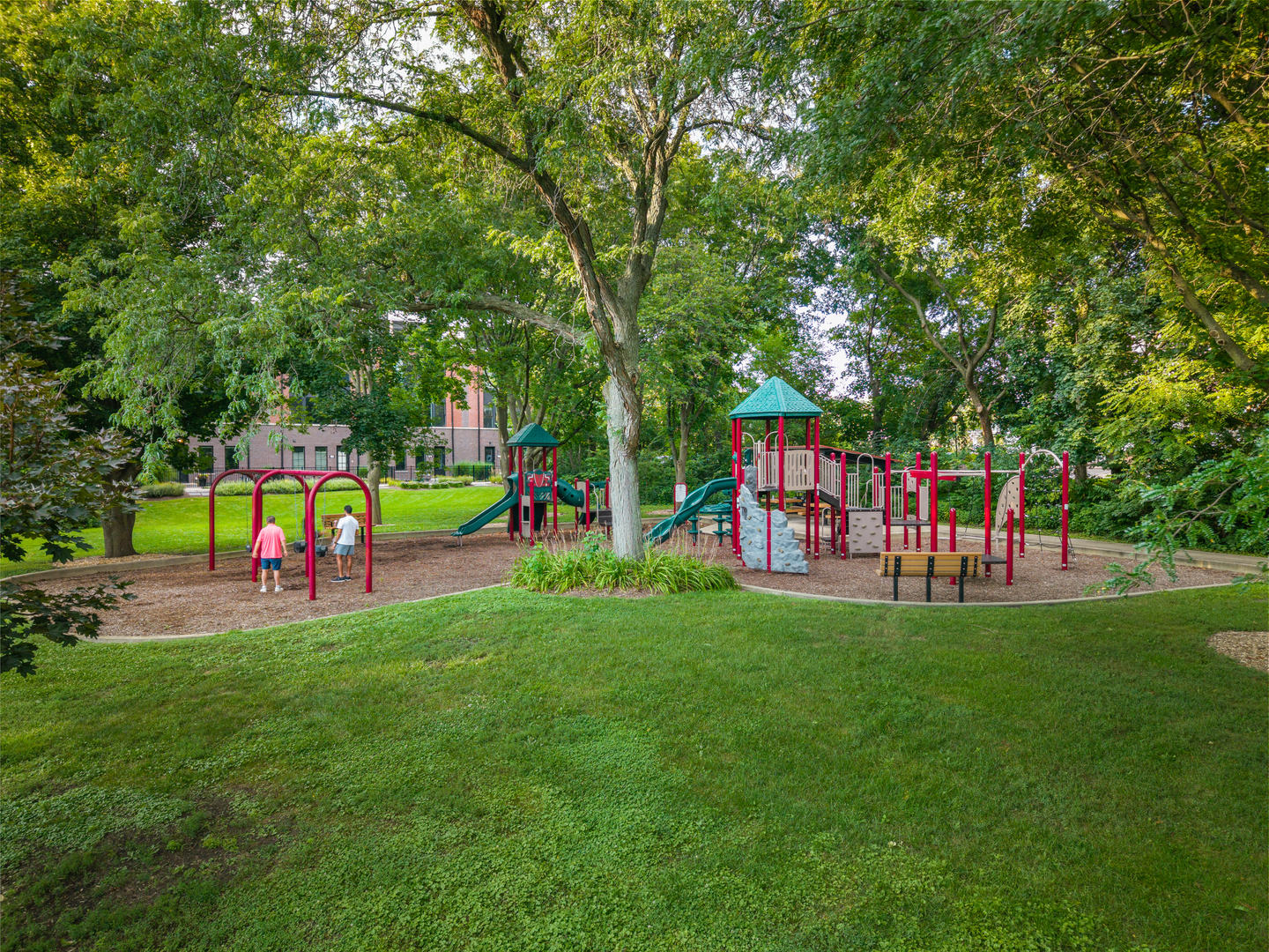 912 E Chicago Avenue, Naperville, IL 60540