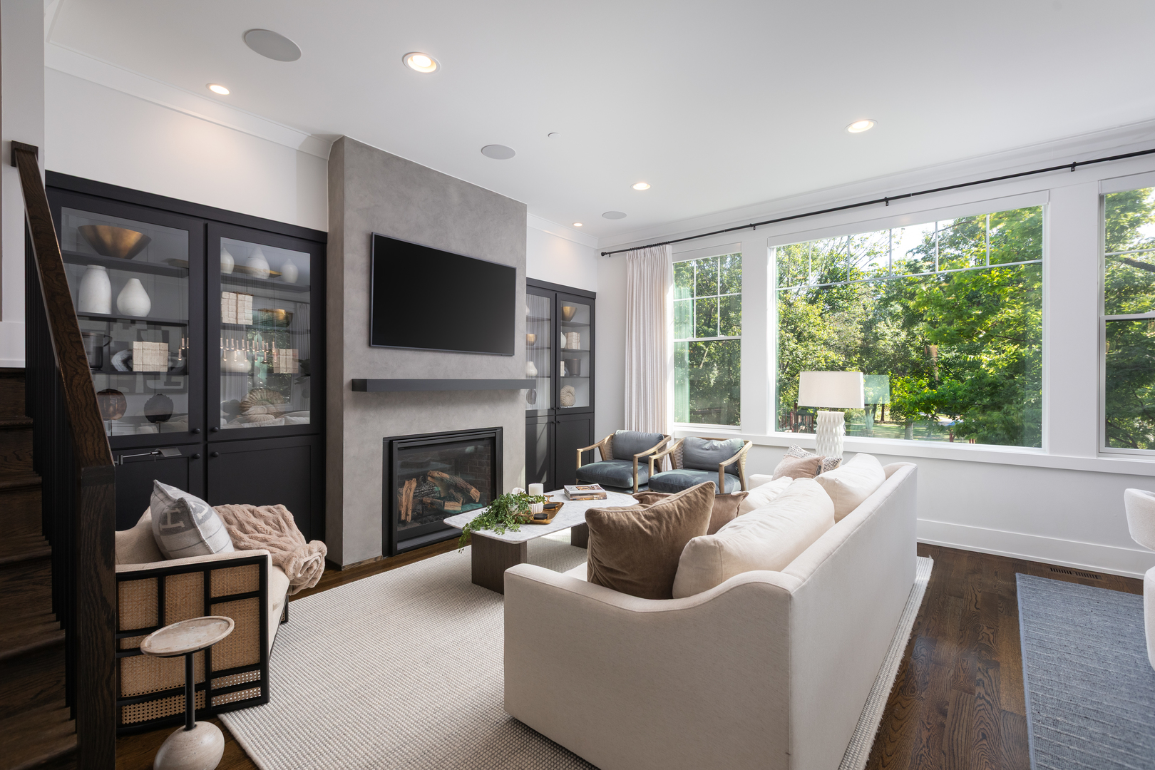 912 E Chicago Avenue, Naperville, IL 60540