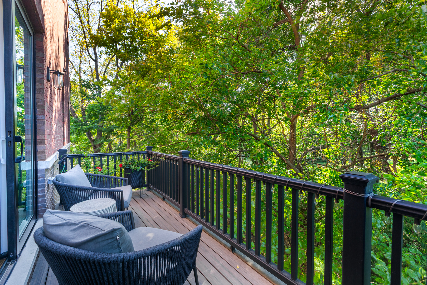 912 E Chicago Avenue, Naperville, IL 60540
