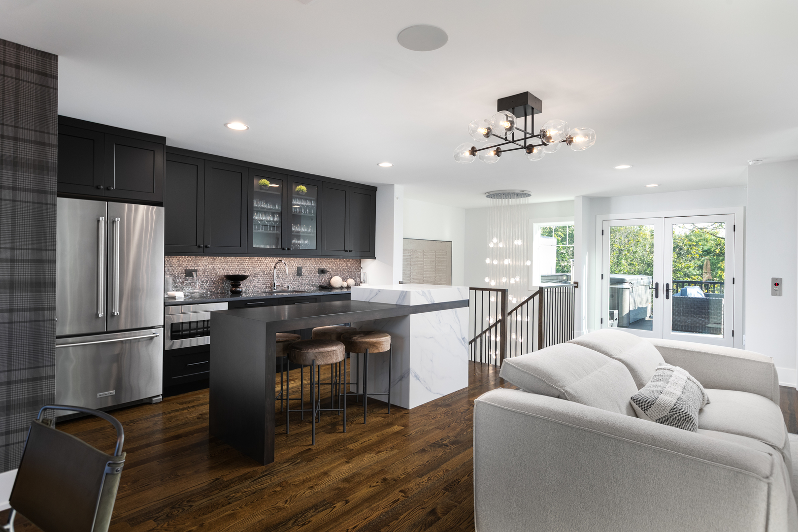 912 E Chicago Avenue, Naperville, IL 60540