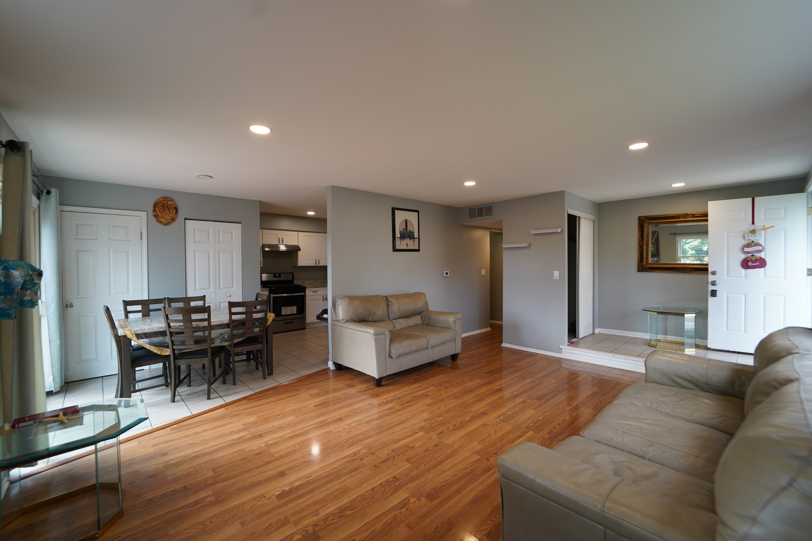 807 MANSFIELD Court #807, Schaumburg, IL 60194