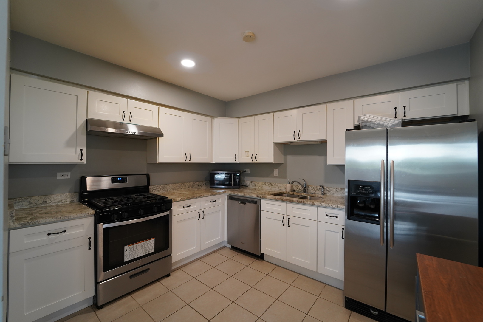 807 MANSFIELD Court #807, Schaumburg, IL 60194
