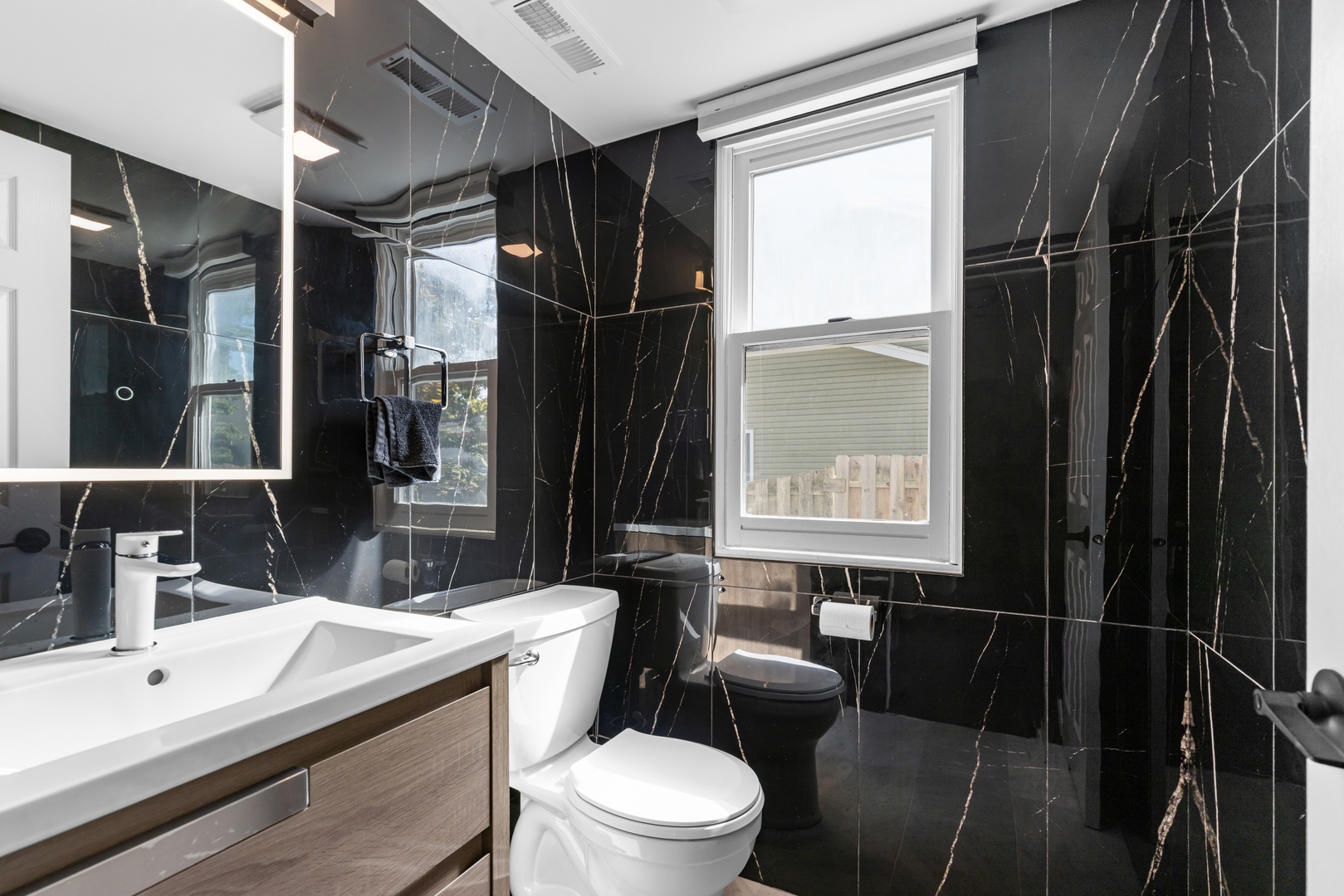 700 Fairfield Lane, Algonquin, IL 60102